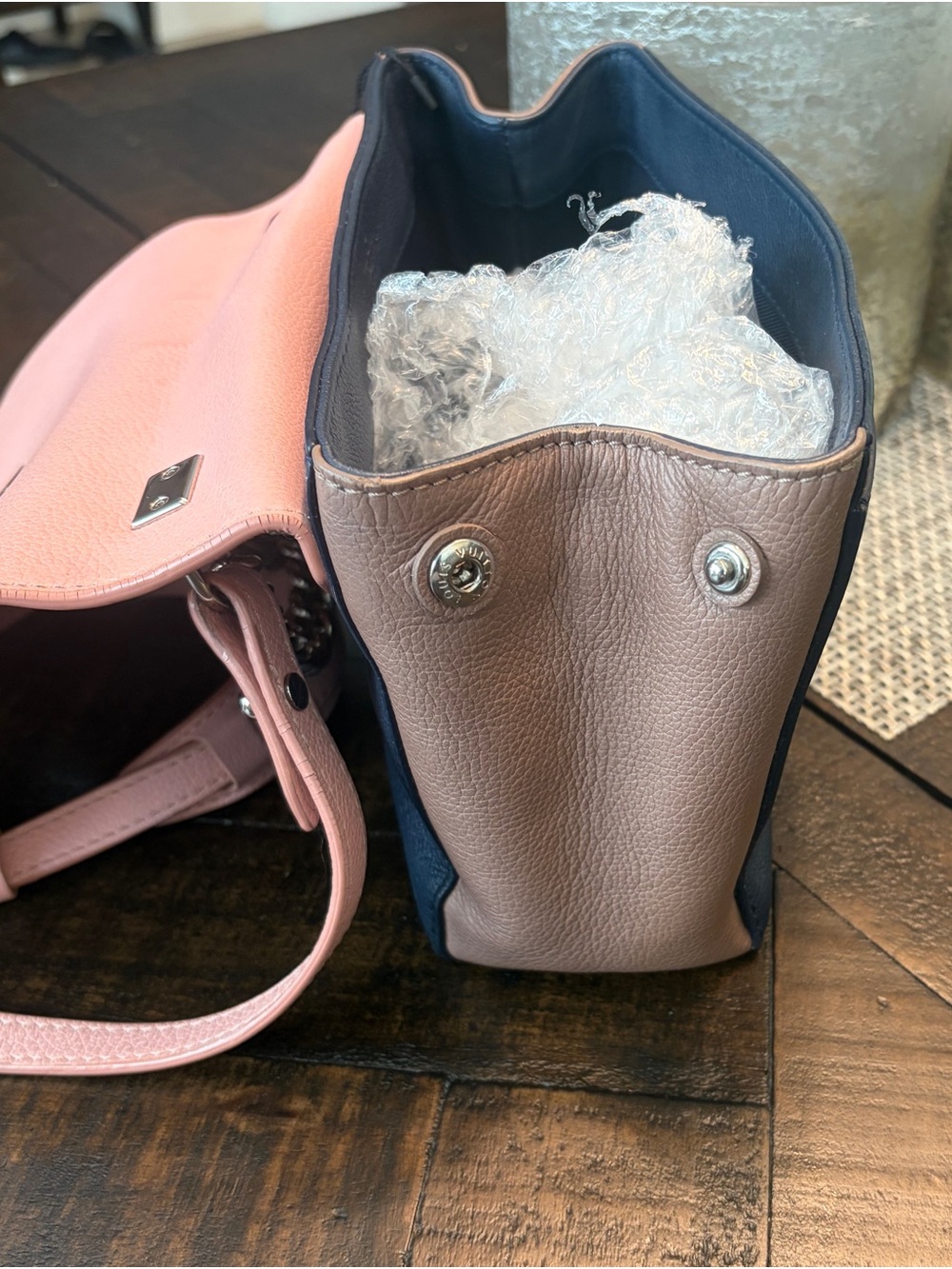Louis Vuitton Lockme II BB bag - Picture 15 of 16